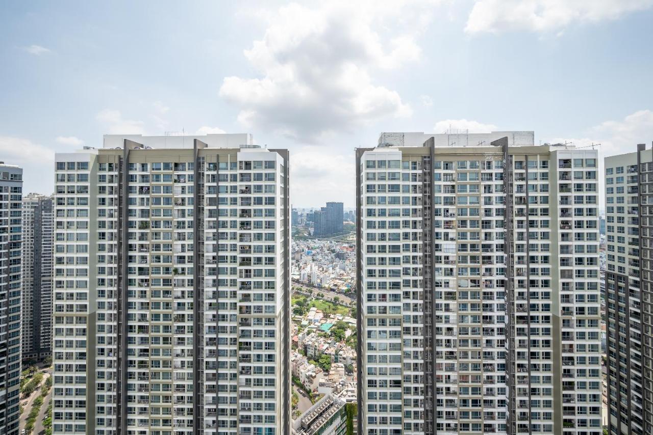 Isabelle Inside Landmark 81 Tower Apartment