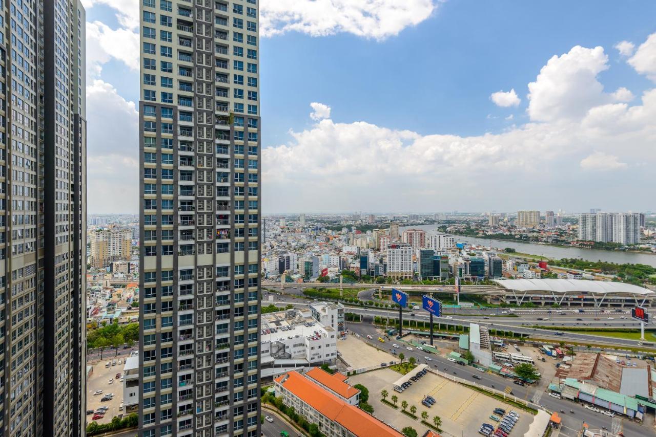 Isabelle Inside Landmark 81 Tower * Ho Chi Minh City
