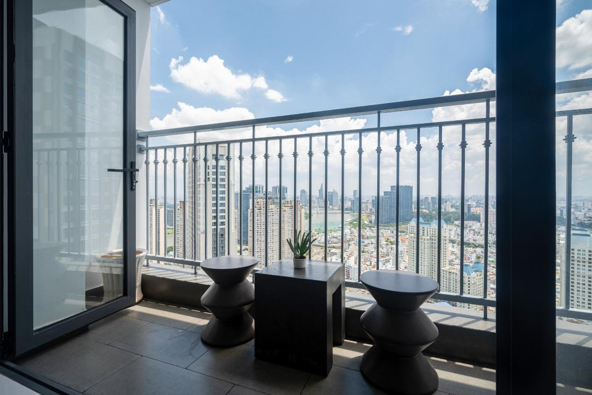 Isabelle Inside Landmark 81 Tower Ho Chi Minh City