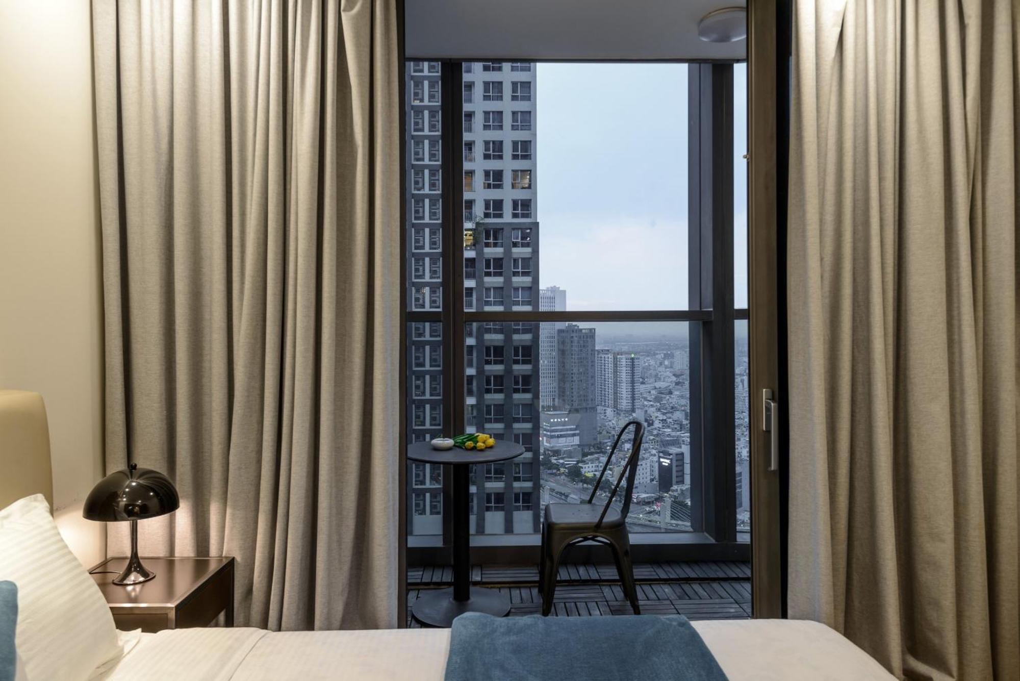 Isabelle Inside Landmark 81 Tower * Ho Chi Minh City
