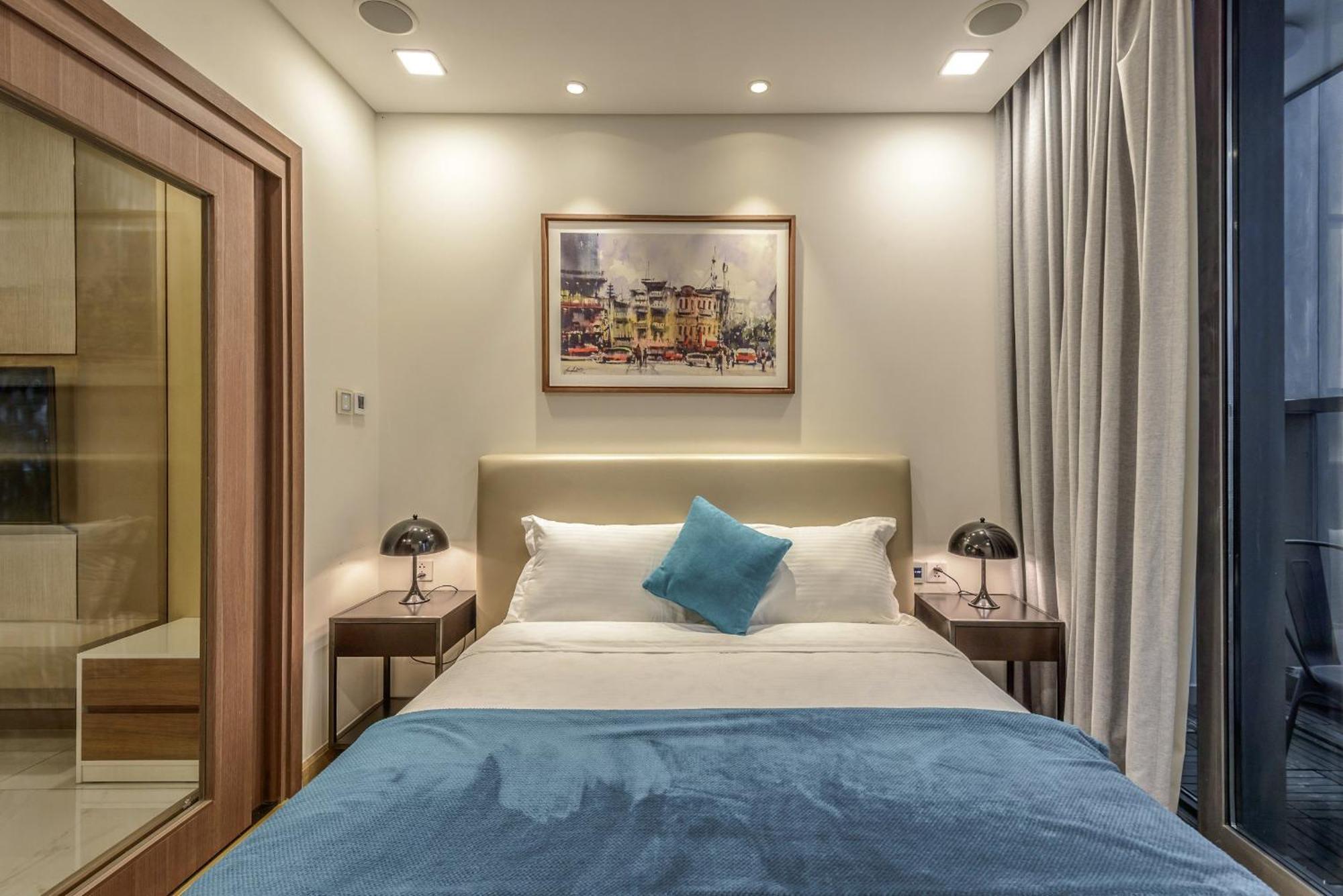 Isabelle Inside Landmark 81 Tower Apartment