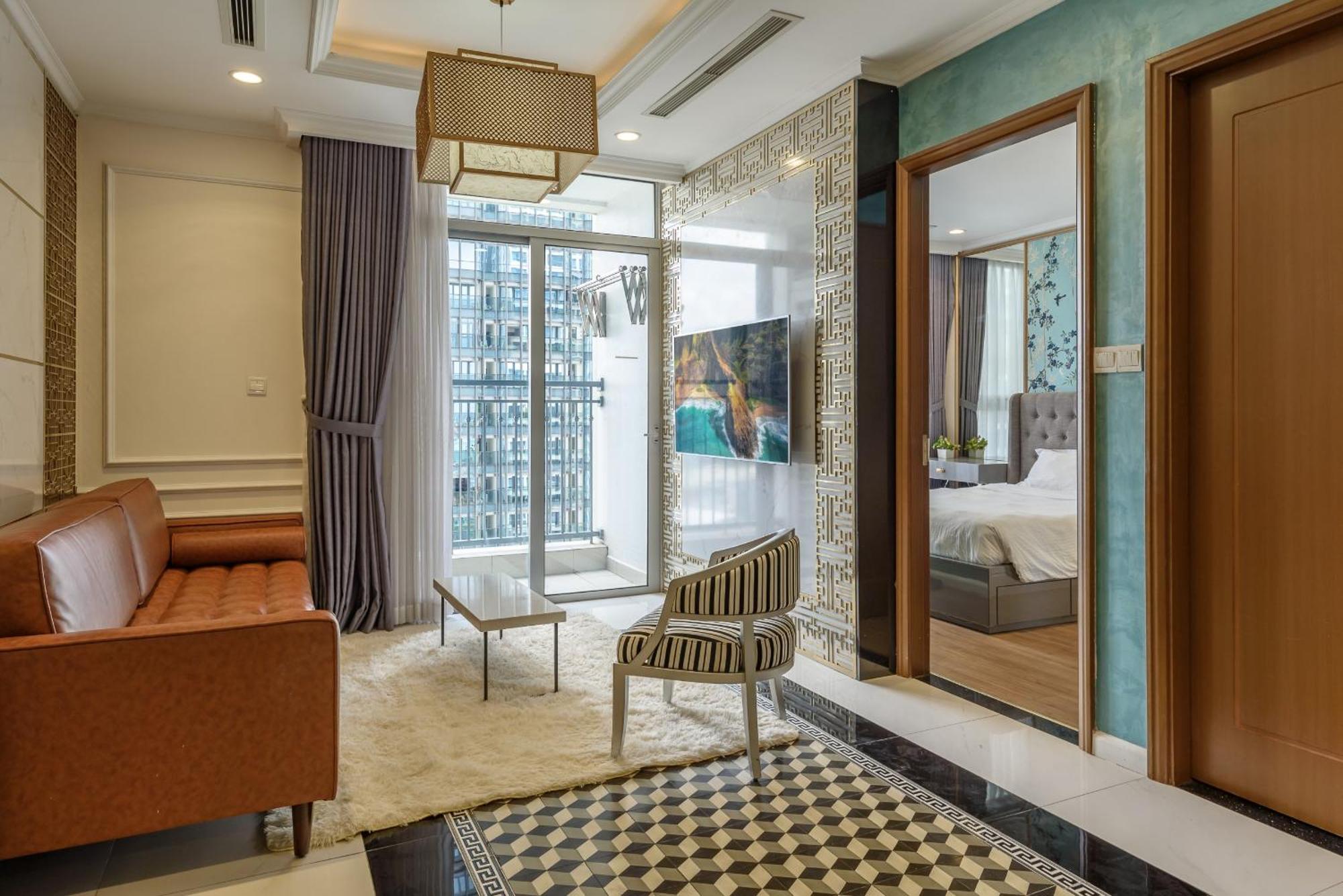 Isabelle Inside Landmark 81 Tower * Ho Chi Minh City